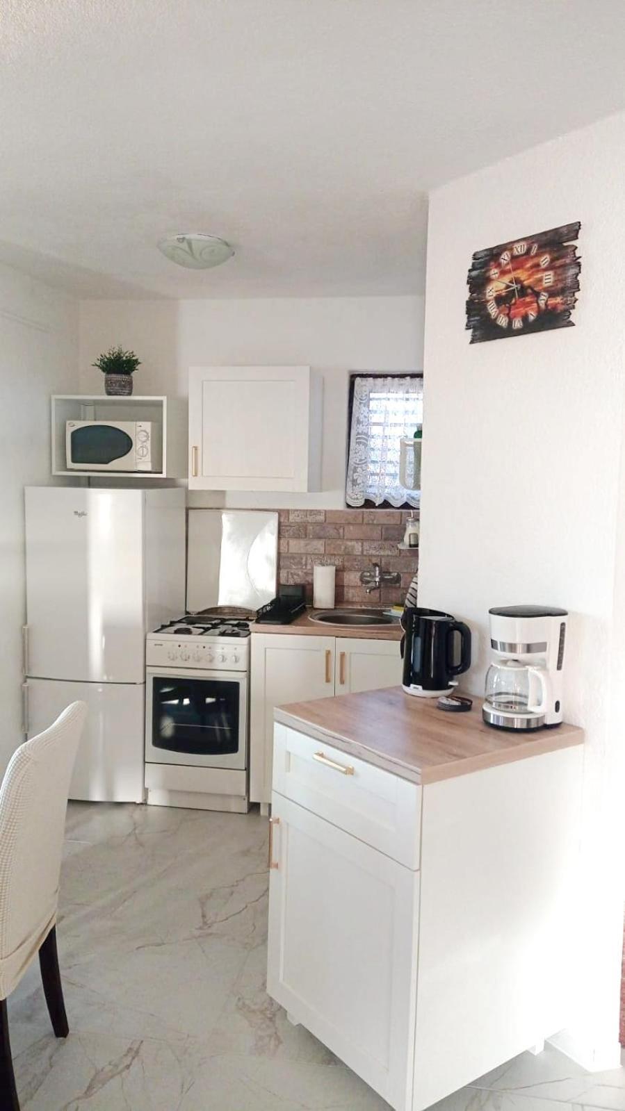 Appartement Happy Day Karlobag